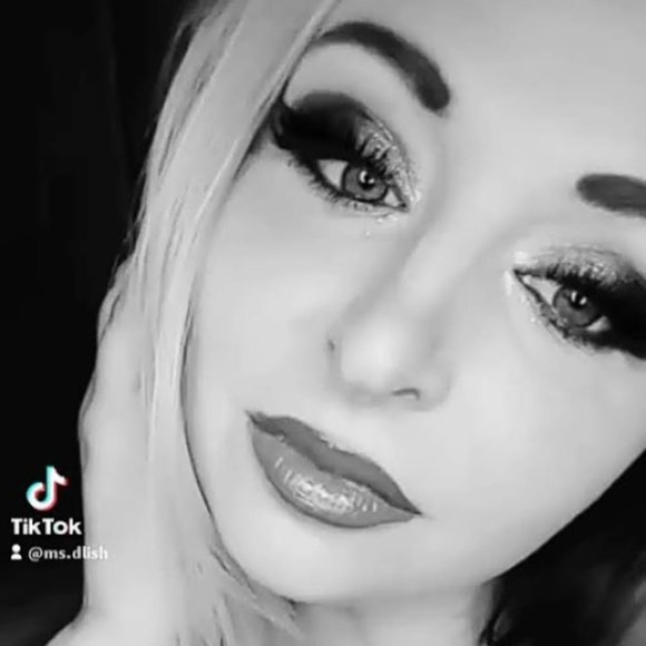 Meet your Posher - Picture 3 of 4